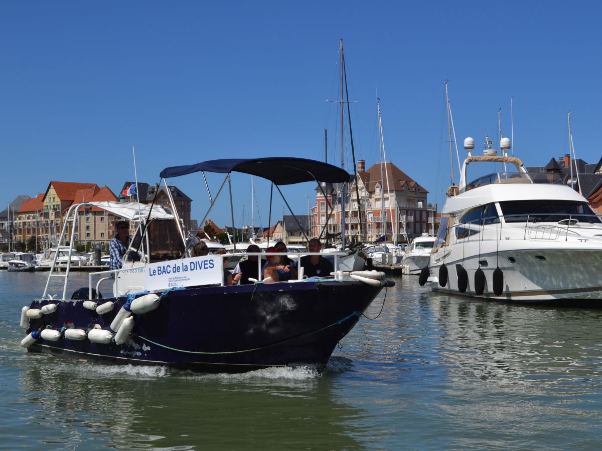 Le Bac de la Dives, Dives-sur-Mer