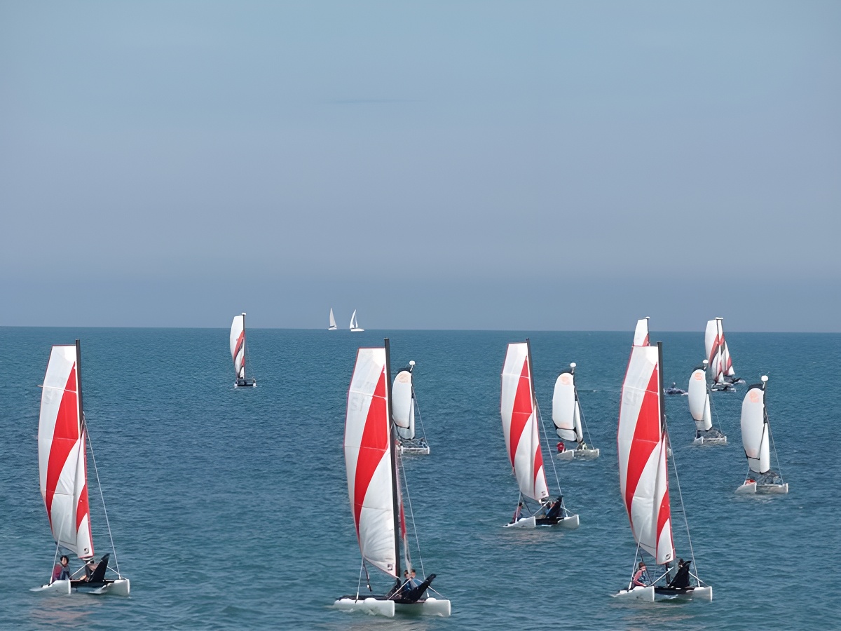Stage catamaran pour enfants et adolescents au Pôle Nautique Villers Blonville (base de Villers), Villers-sur-Mer - photo 2
