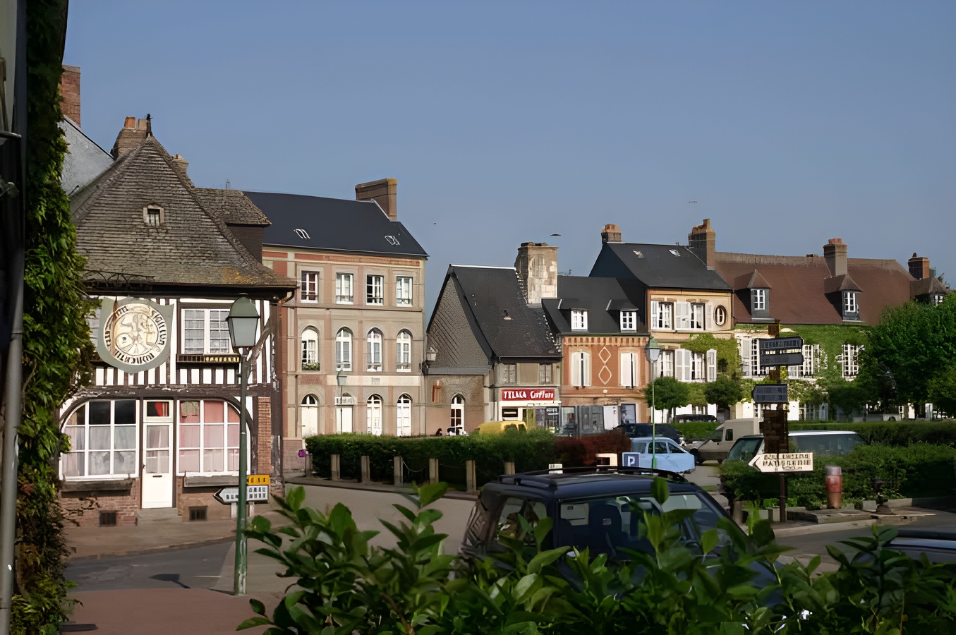 Village sauvegardé de Beaumont en Auge, Beaumont-en-Auge