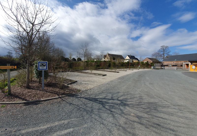 Aire de stationnement et de services > Aire du Lavoir