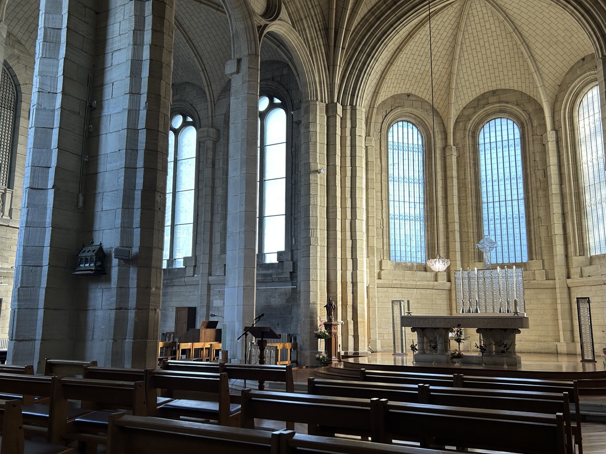 Chapelle Notre-Dame-de-Fidélité aux verrières Lalique, Douvres-la-Délivrande - photo 5