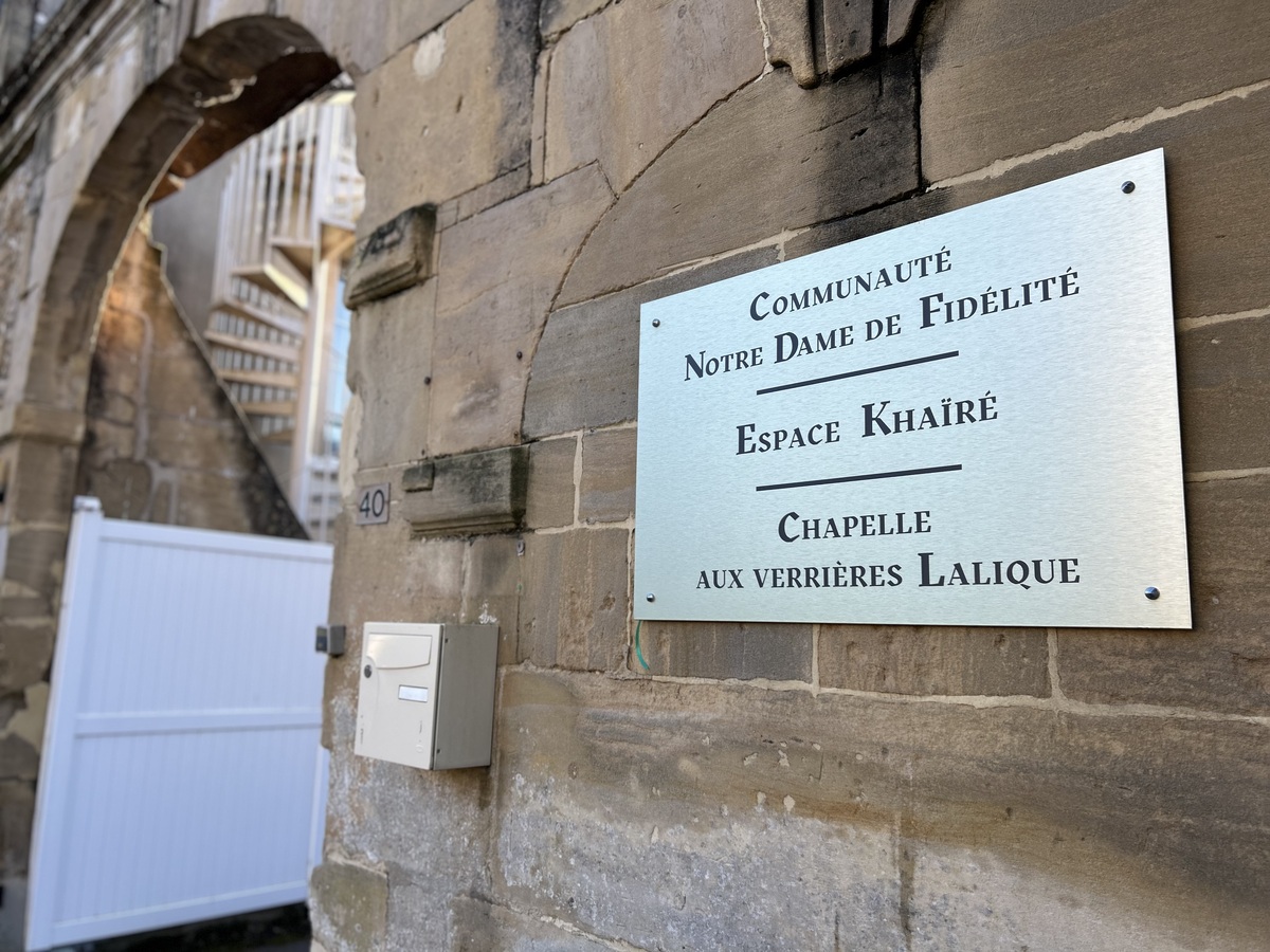 Chapelle Notre-Dame-de-Fidélité aux verrières Lalique, Douvres-la-Délivrande - photo 7