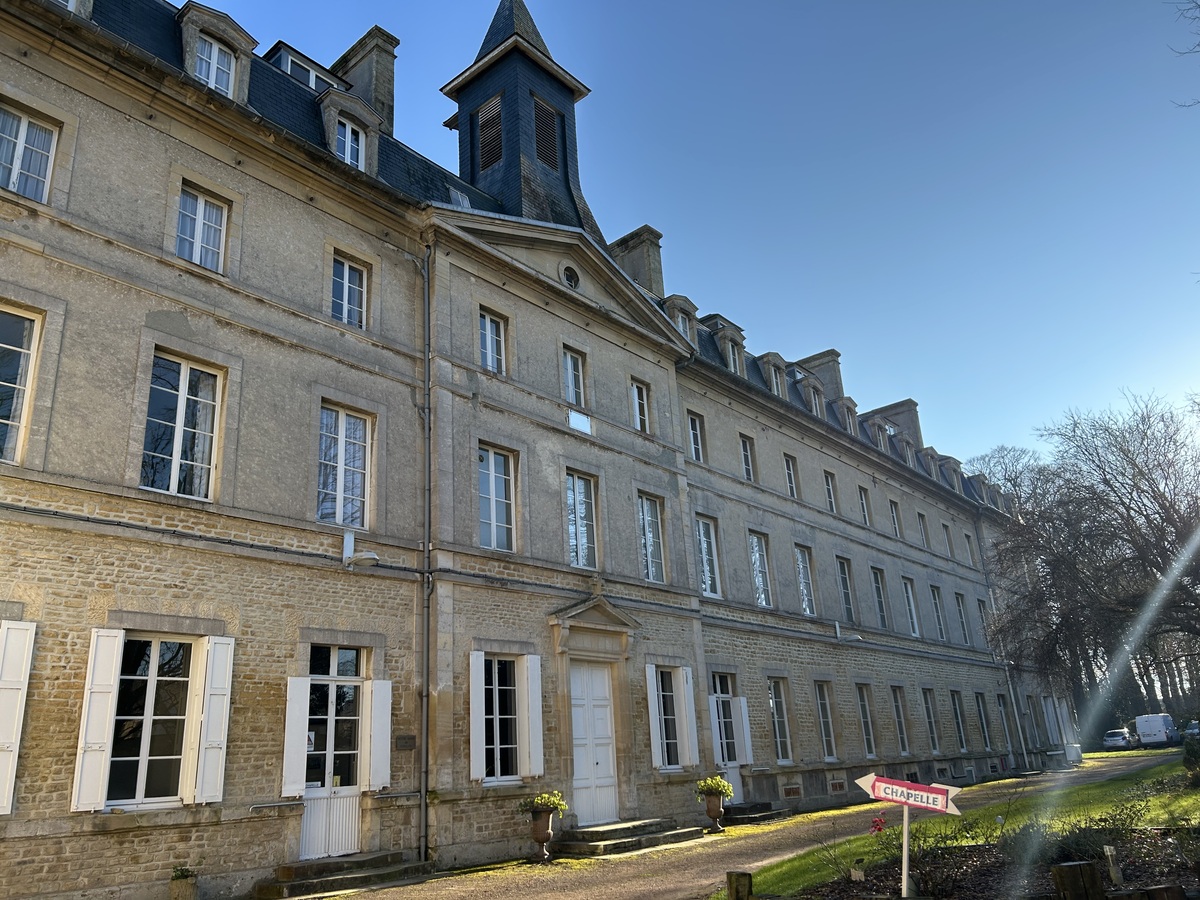 Chapelle Notre-Dame-de-Fidélité aux verrières Lalique, Douvres-la-Délivrande - photo 8