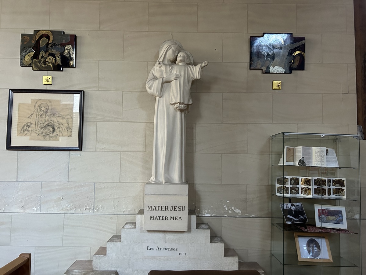 Chapelle Notre-Dame-de-Fidélité aux verrières Lalique, Douvres-la-Délivrande - photo 4