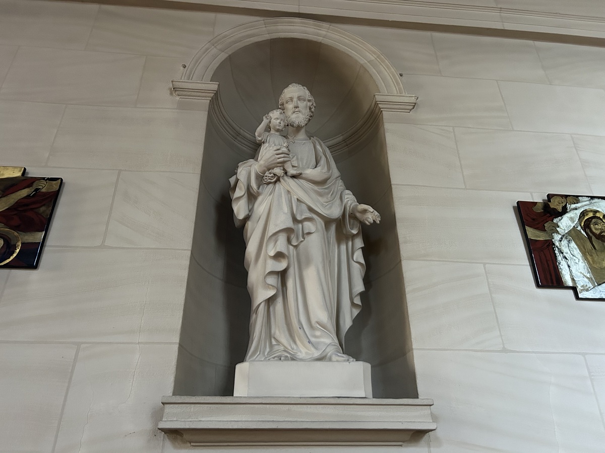 Chapelle Notre-Dame-de-Fidélité aux verrières Lalique, Douvres-la-Délivrande - photo 11