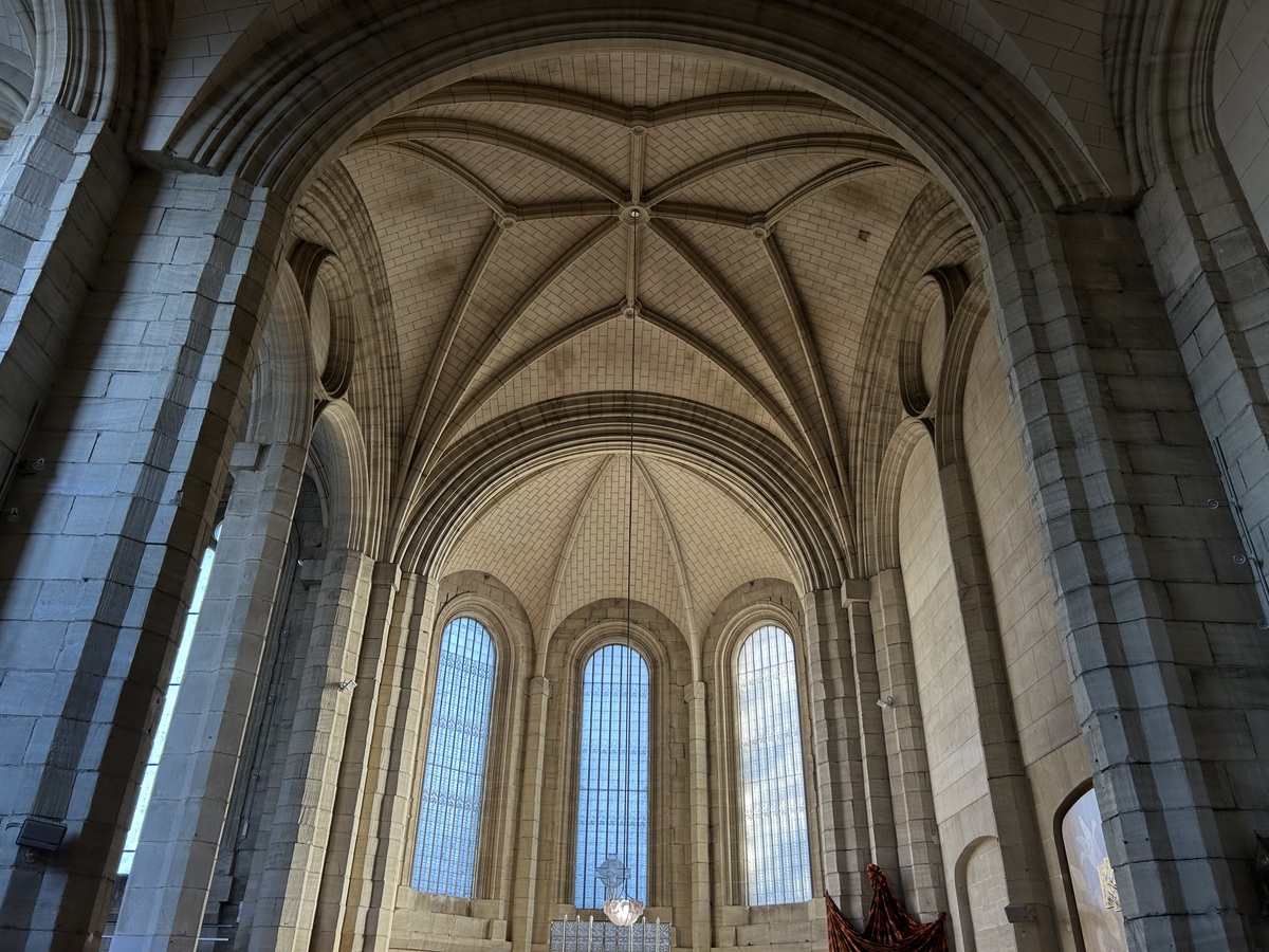 Chapelle Notre-Dame-de-Fidélité aux verrières Lalique, Douvres-la-Délivrande - photo 6