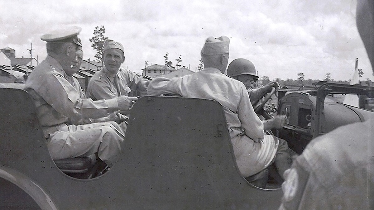 Conférence > La 82nd Airborne Division