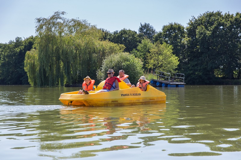 Pédalos et mini-golf de l'Etang des Sarcelles