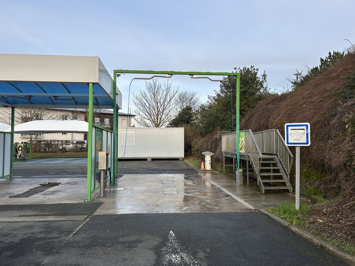 Aire de camping-cars - Excel Wash - Carrefour Market - photo 2