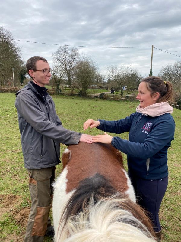 Association "Le cheval un guide vers l'équilibre et la liberté, La Lucerne-d'Outremer - photo 4