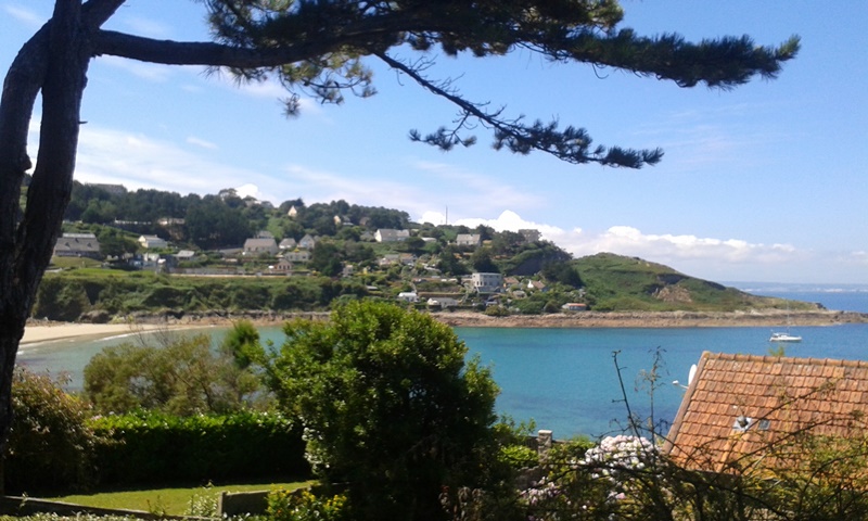 Meublé de tourisme > Petite maison bord de mer