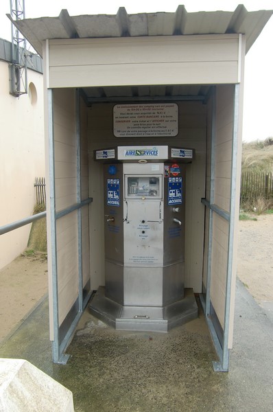 Aire de stationnement et de services