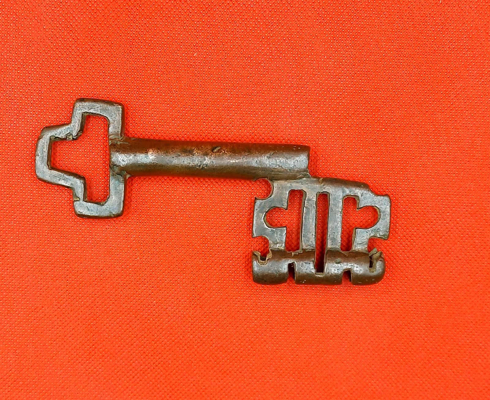 Exposition de clefs anciennes, cadenas, serrures, coffrets - De l'Antiquité au XXème siècle : Et si elles pouvaient parler..., Saint-Vigor-le-Grand - photo 5