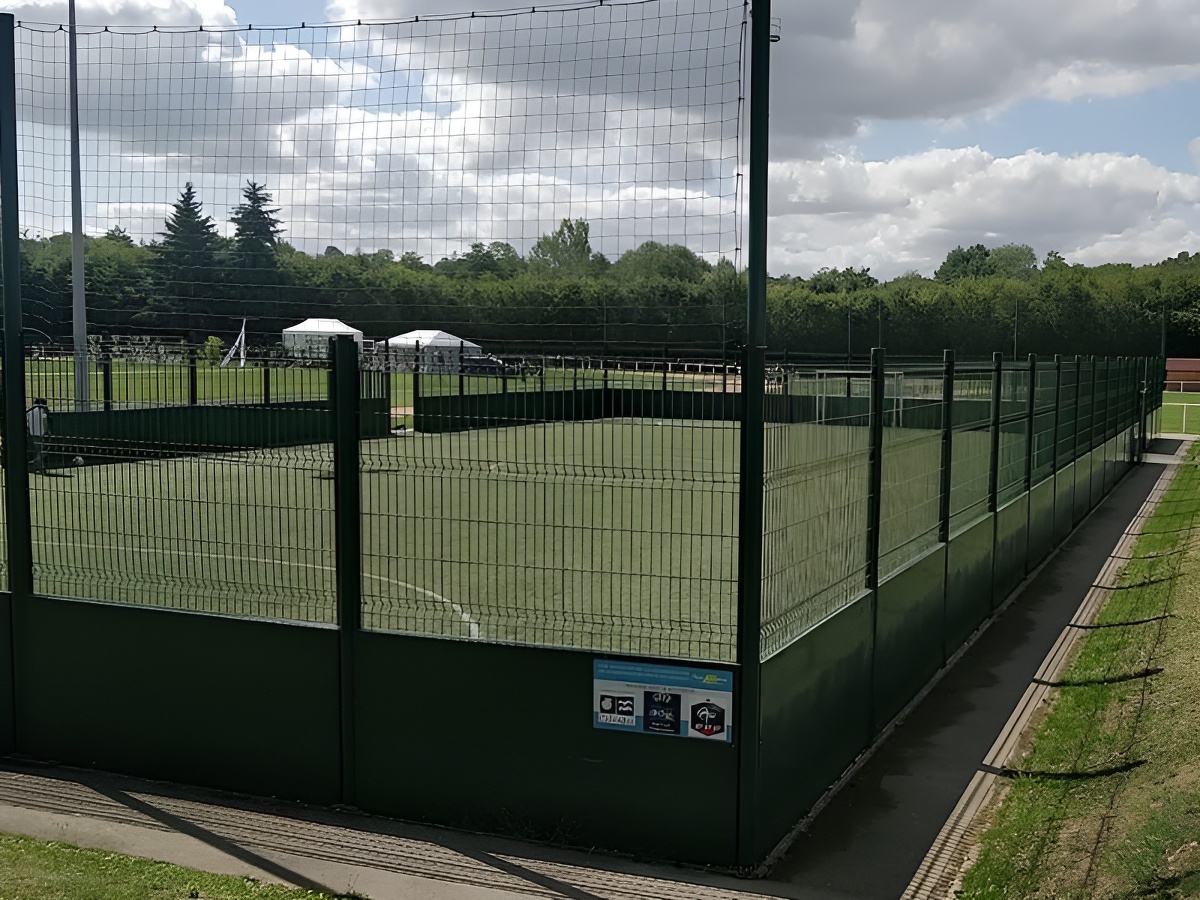 Mini stade de football (Hat Trick)