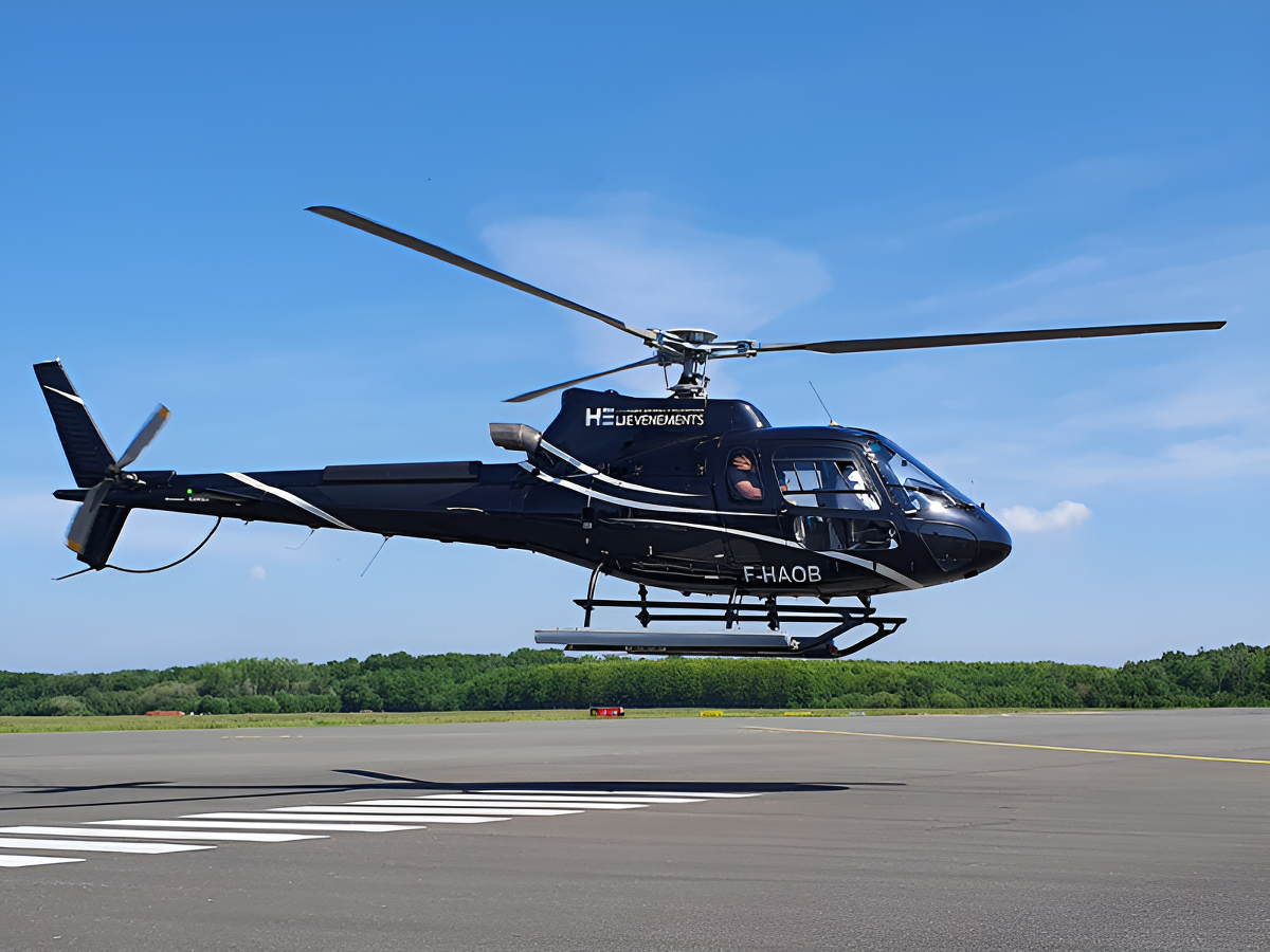 Vol privatif en hélicoptère au-dessus des Falaises d'Etretat