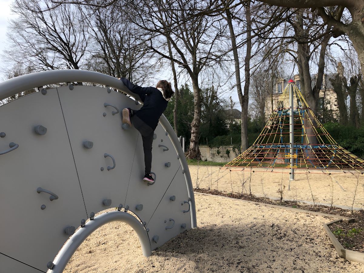 Aire de jeux  - Place des Marronniers