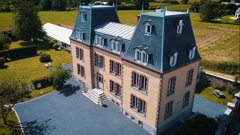 Meublé de tourisme > Château de Montmireil
