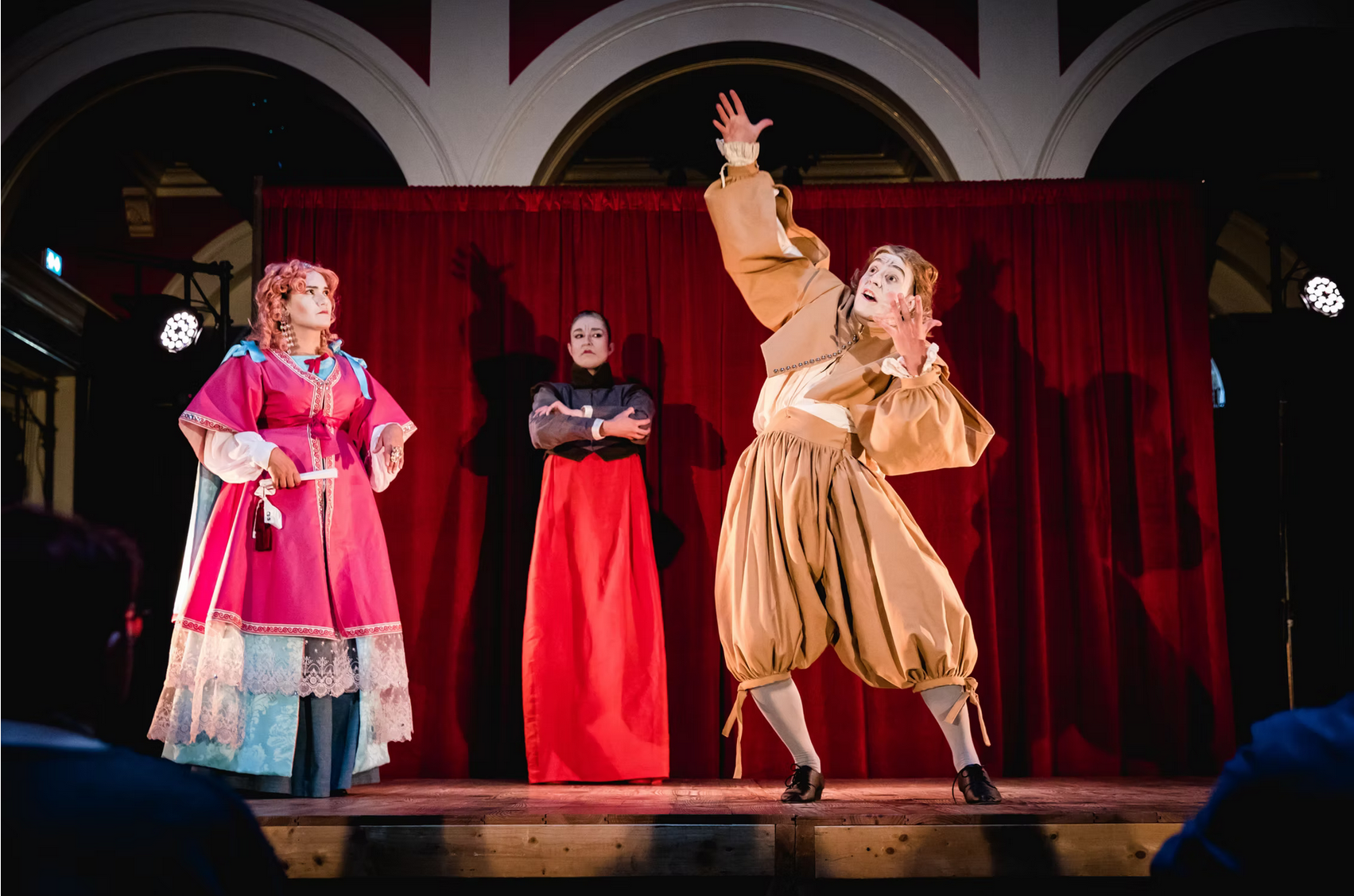 Spectacle de rue : Les Femmes savantes