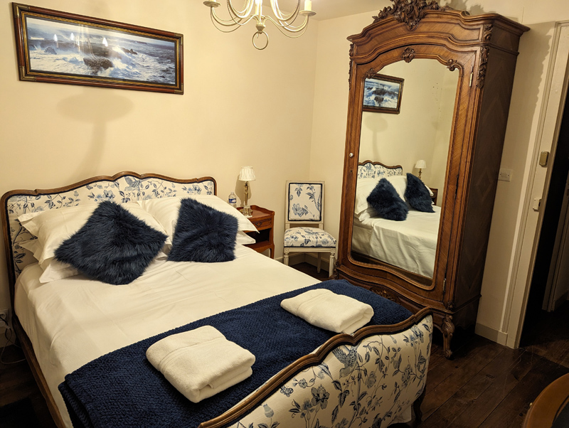 Chambres d'hôtes > Château des chambres, Saint-James - photo 2