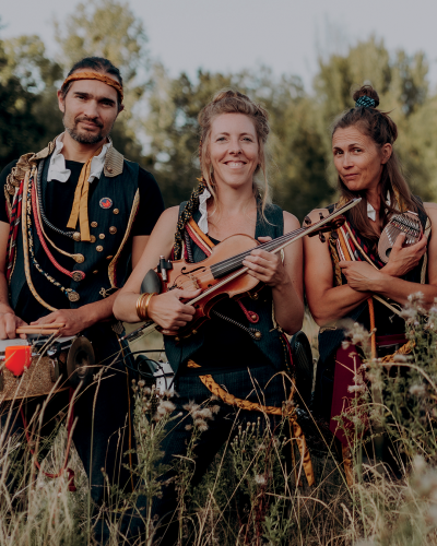 Festival Les Arts J'entends : déambulation de la fanfare Mukasamuka
