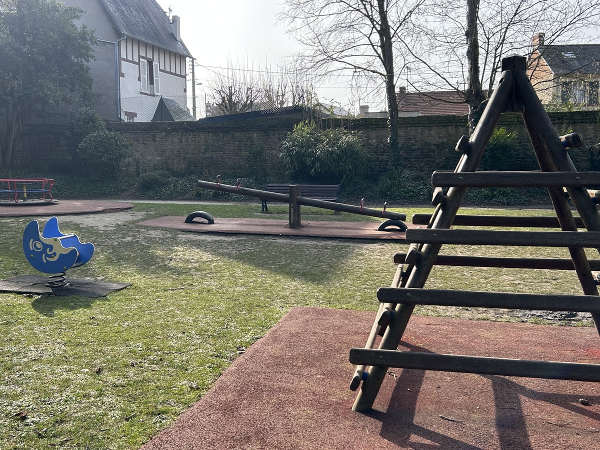 Aire de jeux - Parc de la Baleine, Luc-sur-Mer - photo 5
