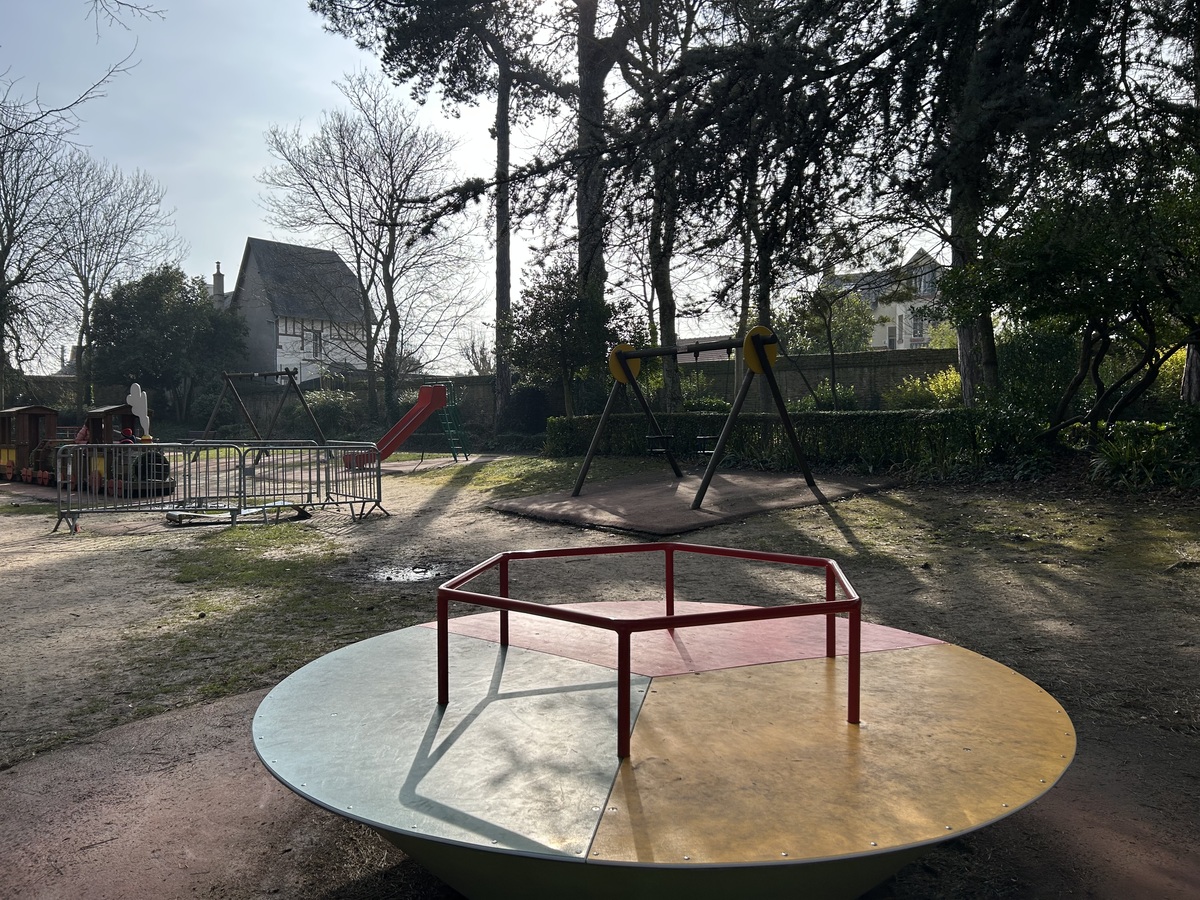 Aire de jeux - Parc de la Baleine, Luc-sur-Mer - photo 6