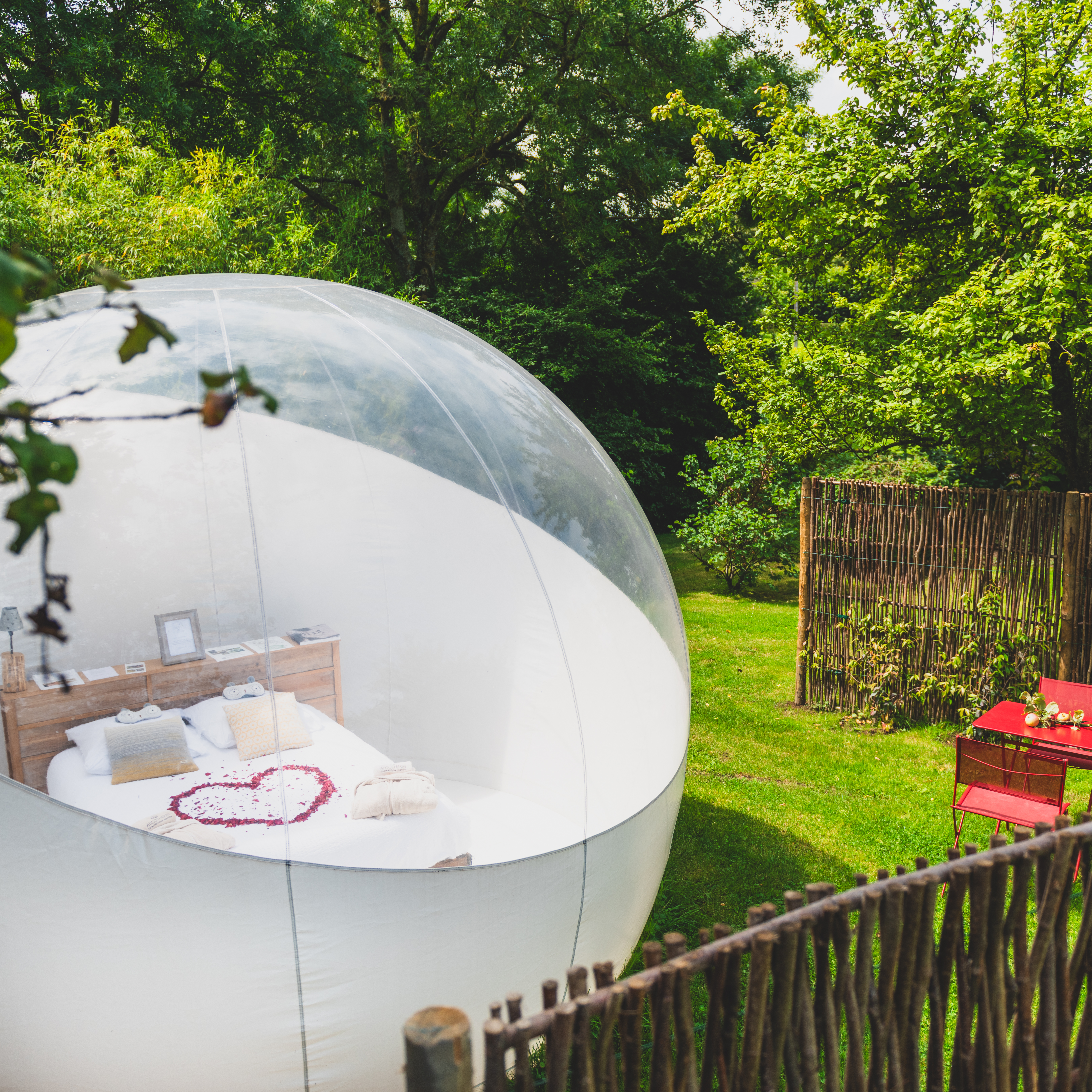 Domaine Le Coq Enchanté - La Bulle — Hébergements insolites à Calvados