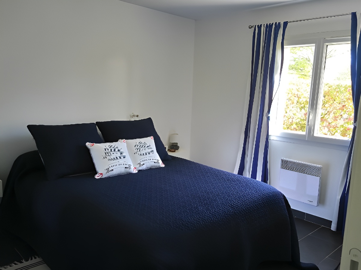 Mme Refour, Saint-Aubin-sur-Mer