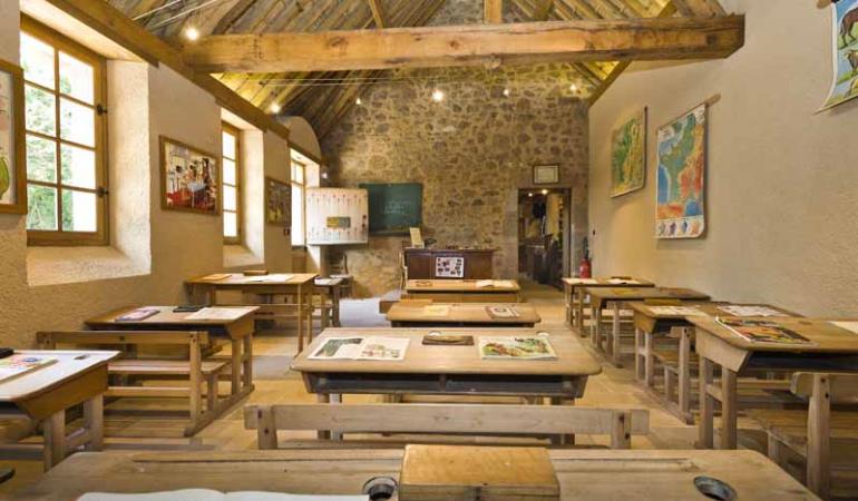 rethoville-moulin-de-marie-ravenel-la-salle-de-classe rethoville-moulin-de-marie-ravenel-la-salle-de-classe