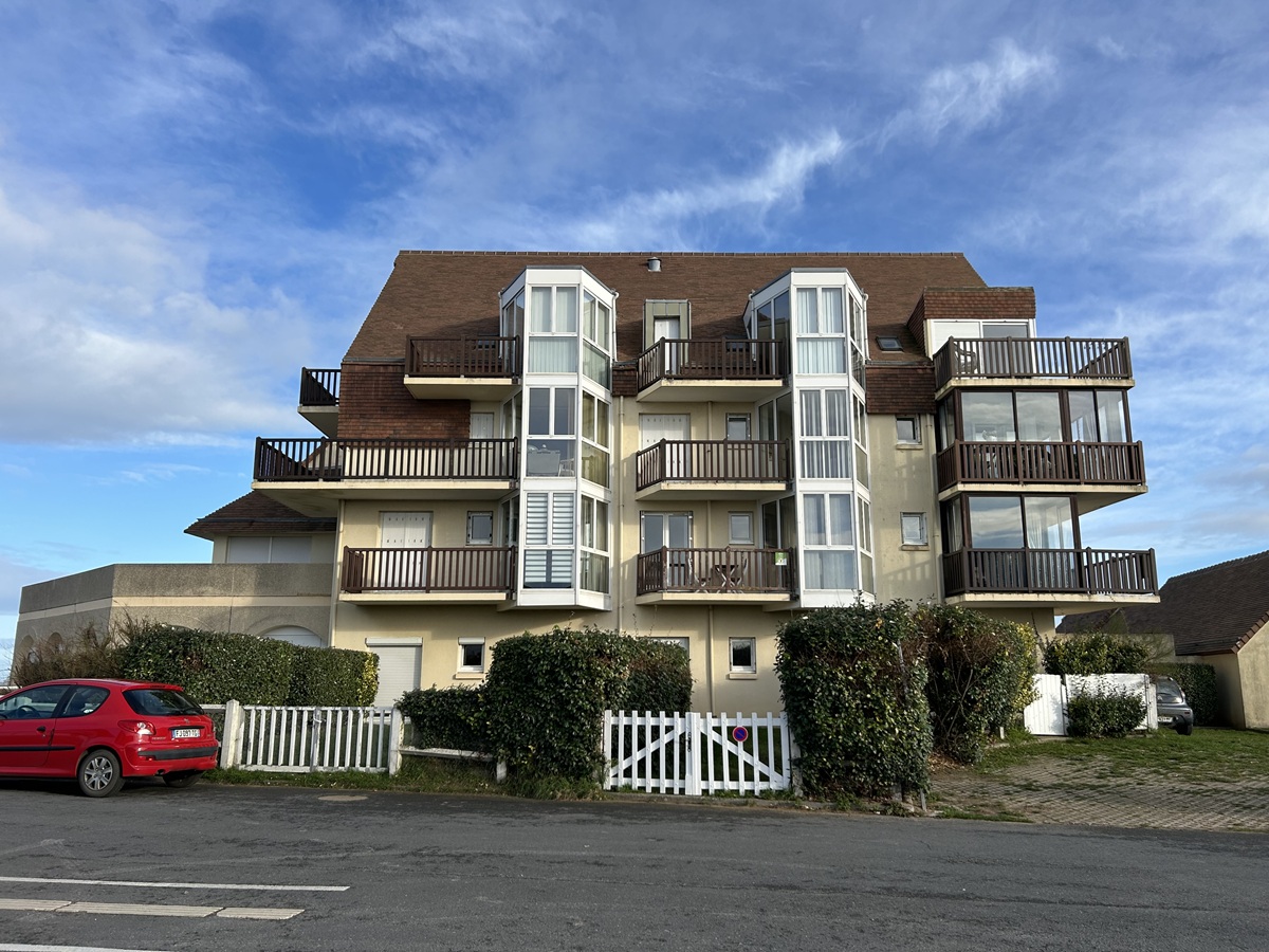 Voile de Nacre - M. Roupy