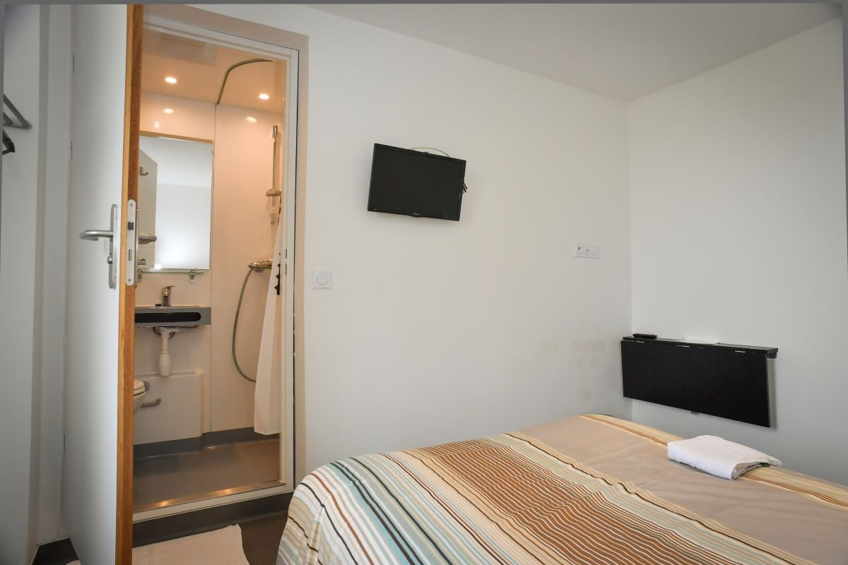 Hôtel de la Gare, Saint-Amand-Villages