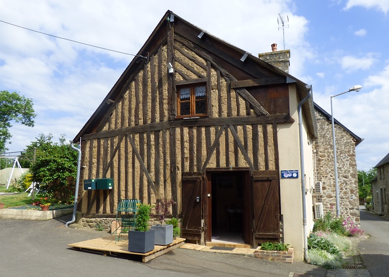 Meublé de tourisme > Les Clématites 2, Saint-Cyr-du-Bailleul - photo 2
