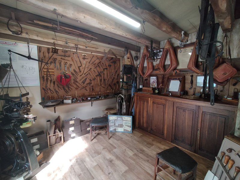 Atelier du Bourrelier, Saint-Hilaire-du-Harcouët - photo 3