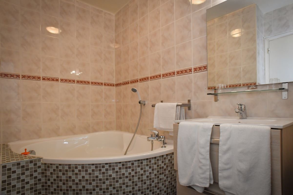 Hôtel Le Petit Poucet, Saint-Lô - photo 8
