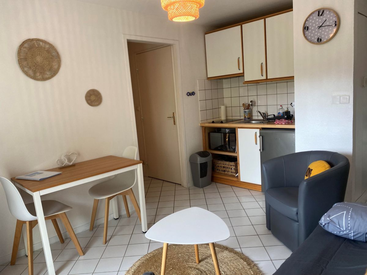 T2 - grande terrasse - RDC - 100 m accès plage, Cabourg