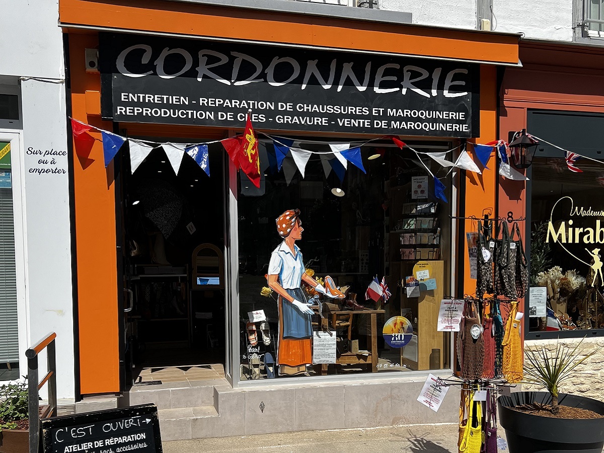 Talons aiguilles et bottes de cuir