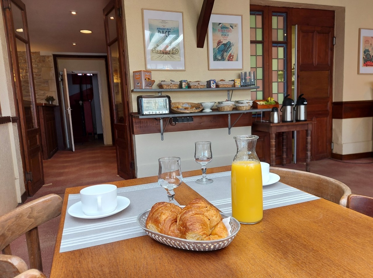 Hôtel de Normandie, Saint-Aubin-sur-Mer - photo 2
