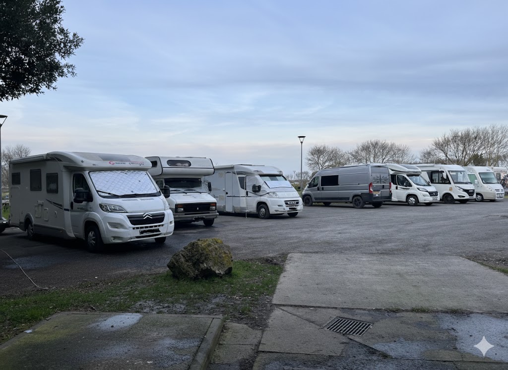 Aire de camping-car communale du Parc de l'Edit à Courseulles-sur-Mer, Courseulles-sur-Mer - photo 11